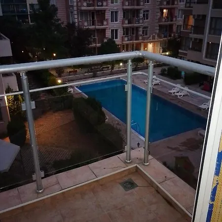 Lejlighed Sunny Apartment